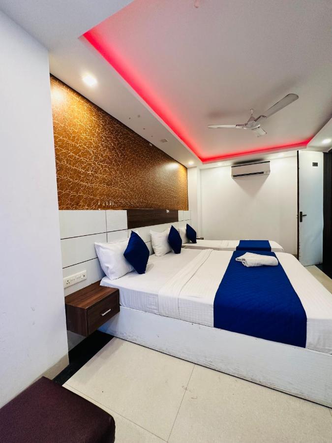Palm Majestic At Airport Hotel New Delhi Bagian luar foto