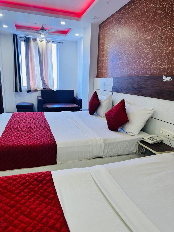 Palm Majestic At Airport Hotel New Delhi Bagian luar foto