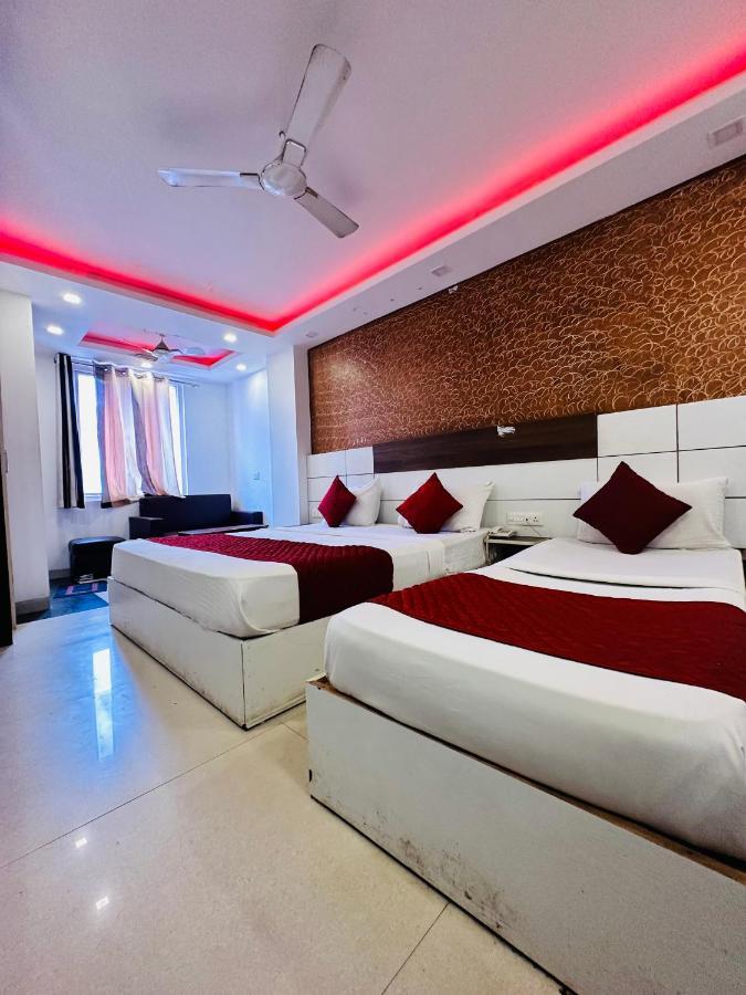 Palm Majestic At Airport Hotel New Delhi Bagian luar foto